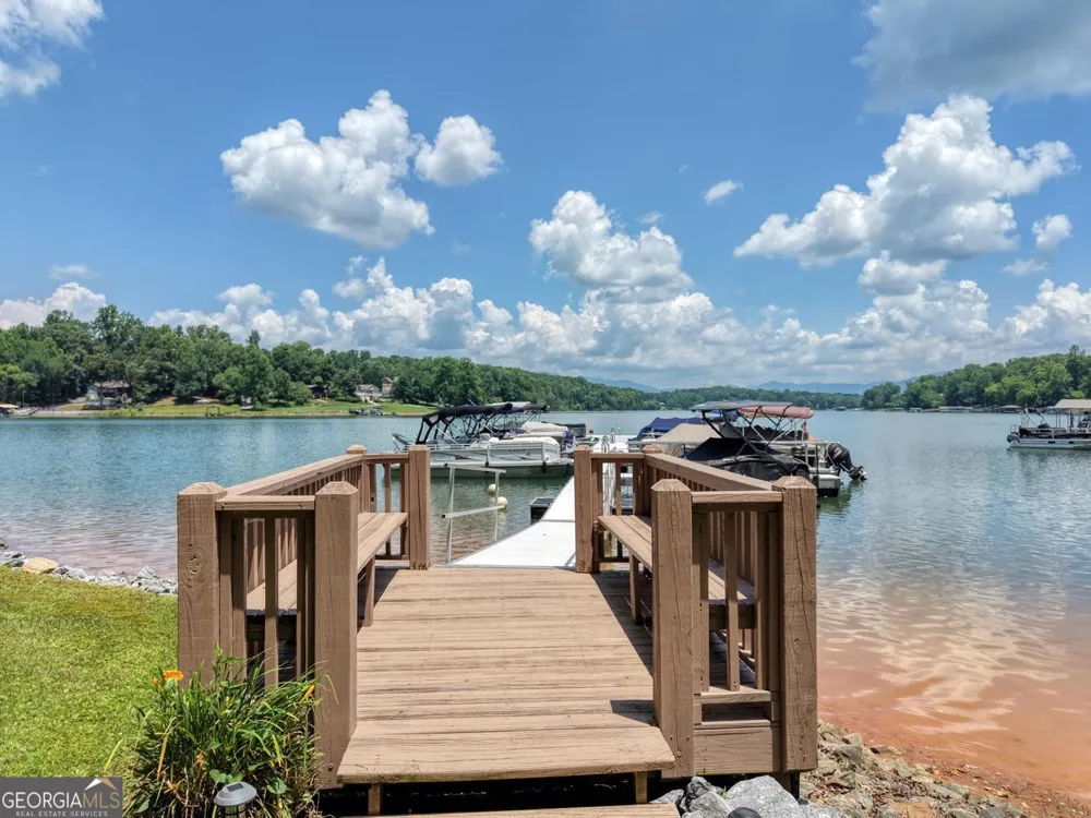 14 B Breezewood VLG Young Harris, GA 30582