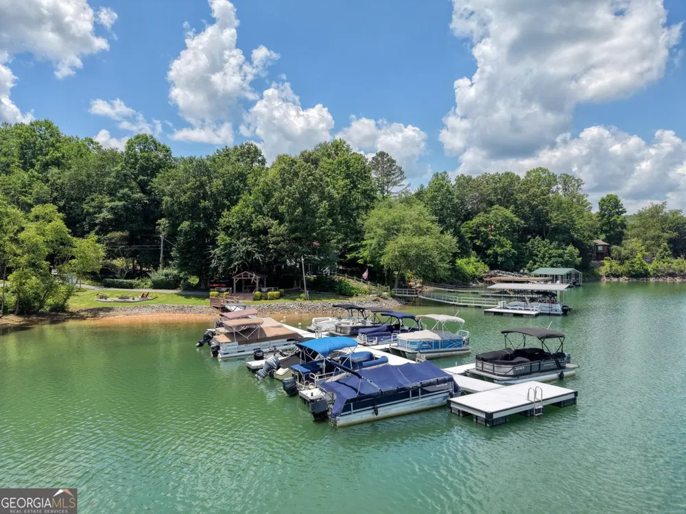 14 B Breezewood VLG Young Harris, GA 30582