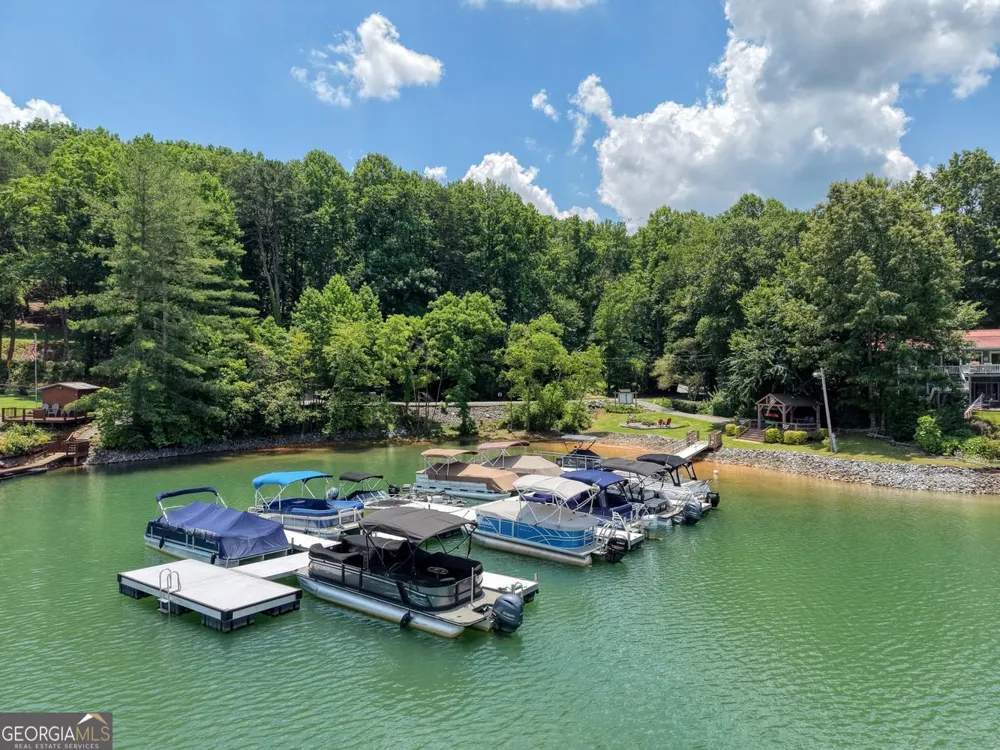 14 B Breezewood VLG Young Harris, GA 30582