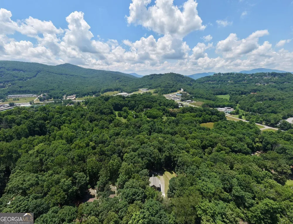 14 B Breezewood VLG Young Harris, GA 30582