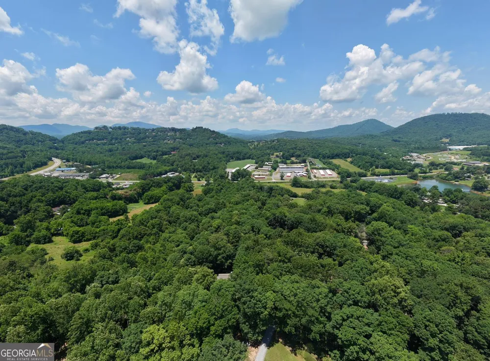 14 B Breezewood VLG Young Harris, GA 30582