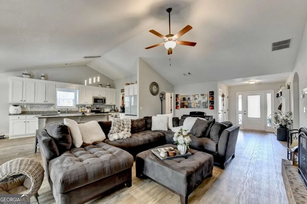 204 Lynn RD Bethlehem, GA 30620