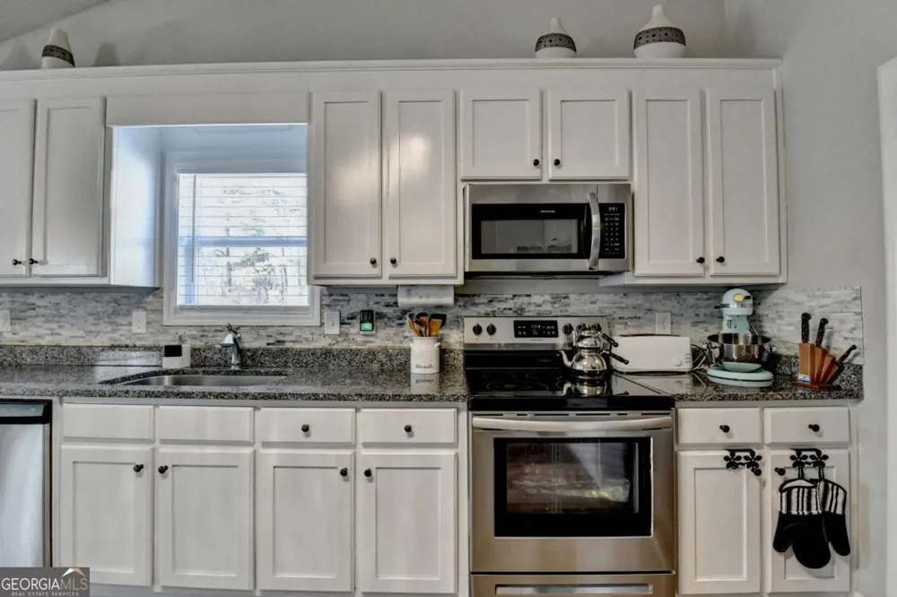 204 Lynn RD Bethlehem, GA 30620