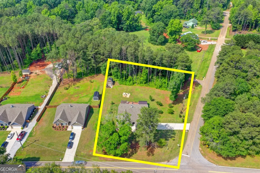 204 Lynn RD Bethlehem, GA 30620