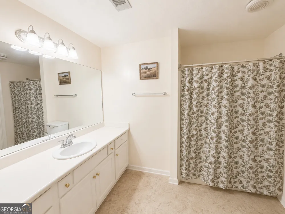 64 Edinburgh DR Tifton, GA 31793