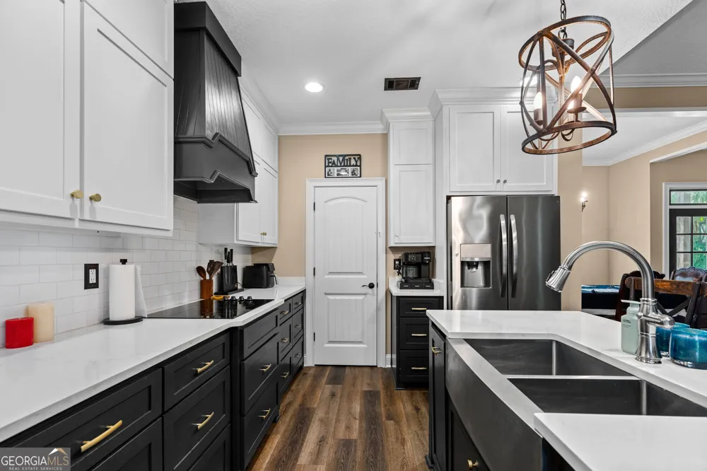 13 N Eagle DR Jesup, GA 31546