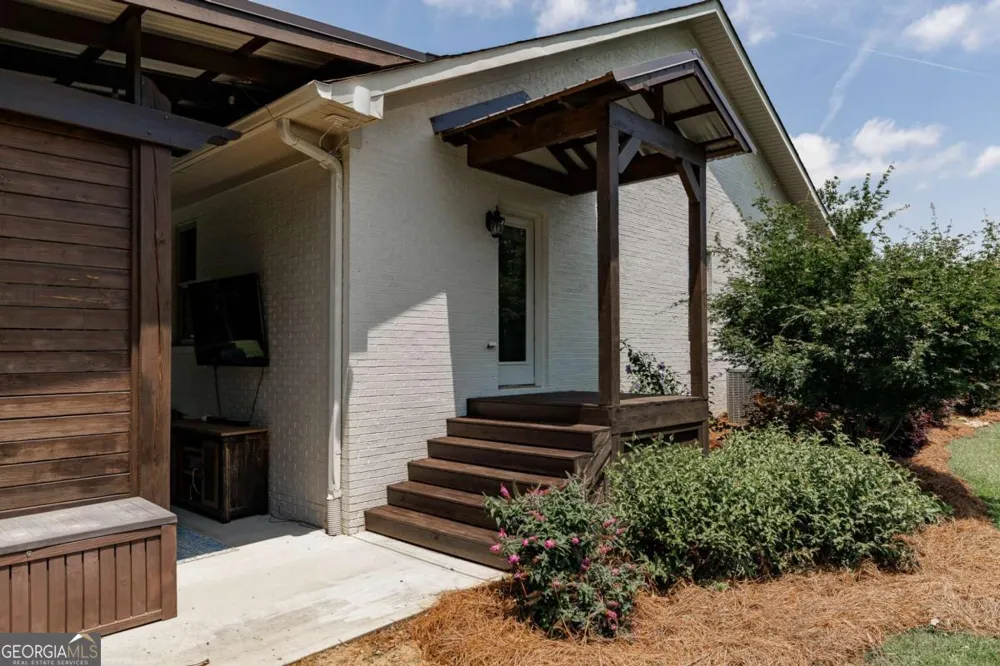 1111 Hale RD Watkinsville, GA 30677