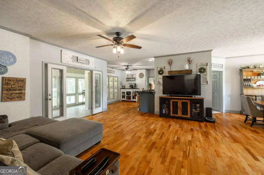 1111 Hale RD Watkinsville, GA 30677