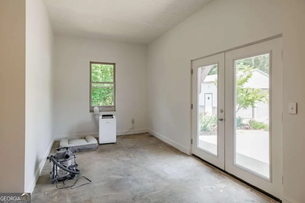 1111 Hale RD Watkinsville, GA 30677