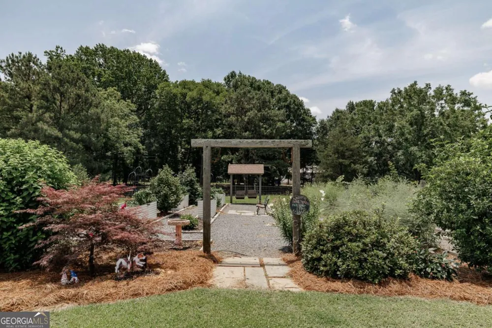 1111 Hale RD Watkinsville, GA 30677