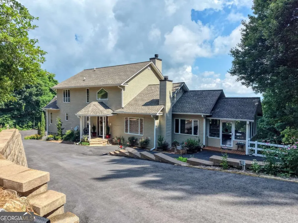 880 Locust TRL Hiawassee, GA 30546