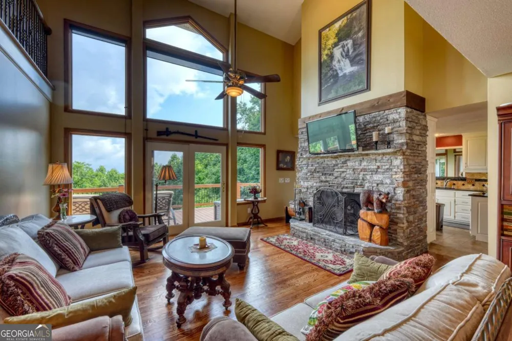 880 Locust TRL Hiawassee, GA 30546