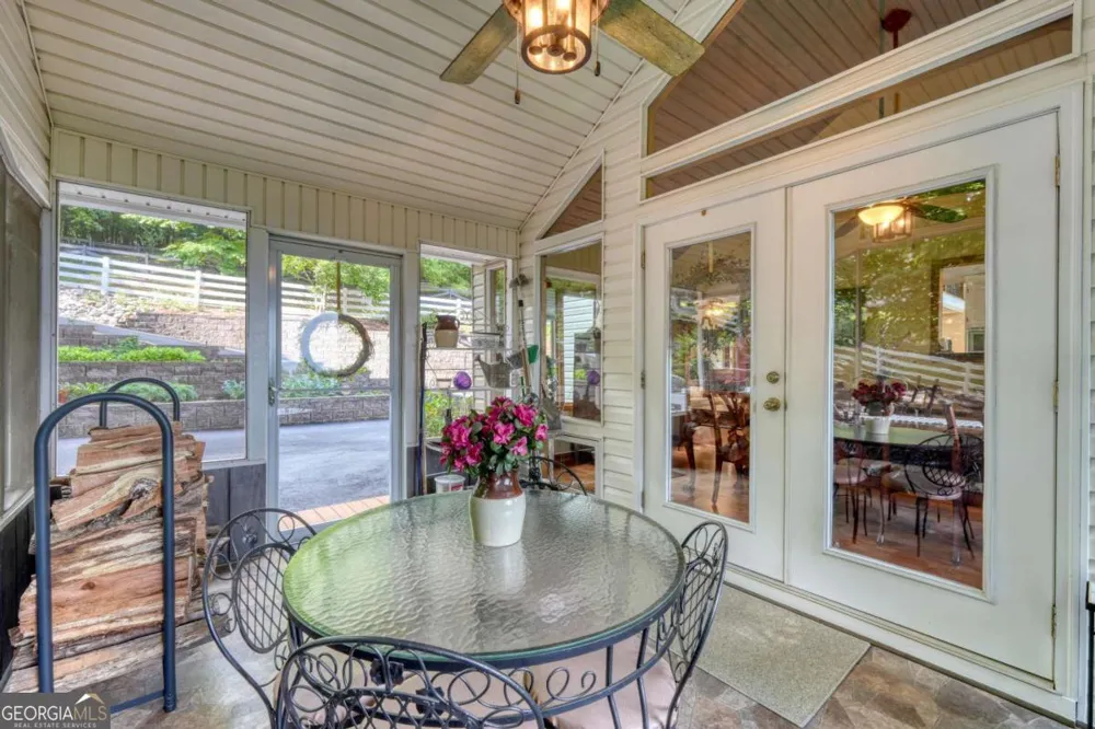 880 Locust TRL Hiawassee, GA 30546