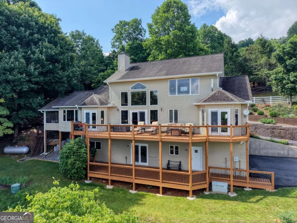 880 Locust TRL Hiawassee, GA 30546