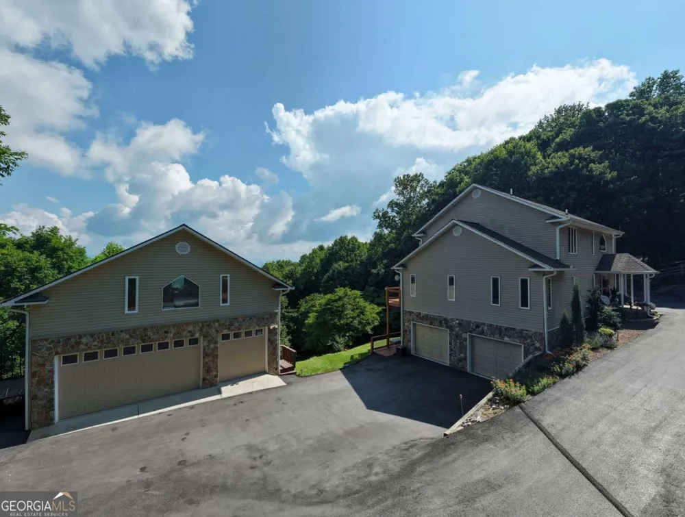 880 Locust TRL Hiawassee, GA 30546