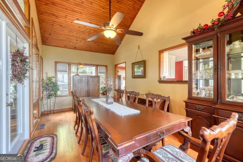 880 Locust TRL Hiawassee, GA 30546