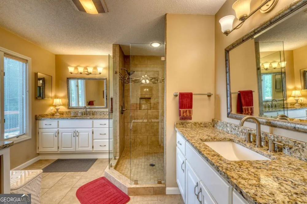 880 Locust TRL Hiawassee, GA 30546