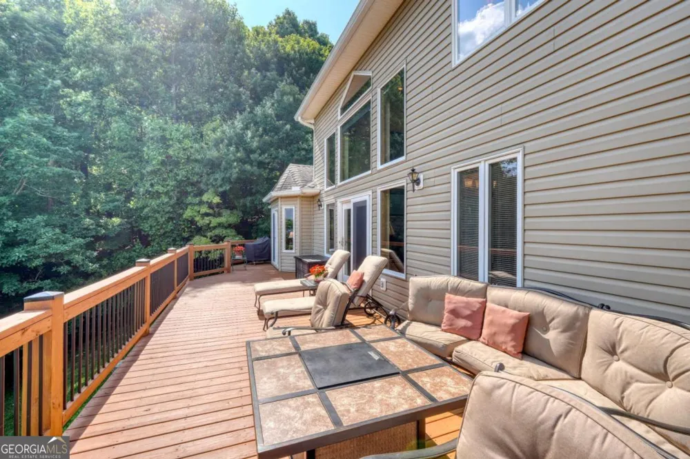 880 Locust TRL Hiawassee, GA 30546