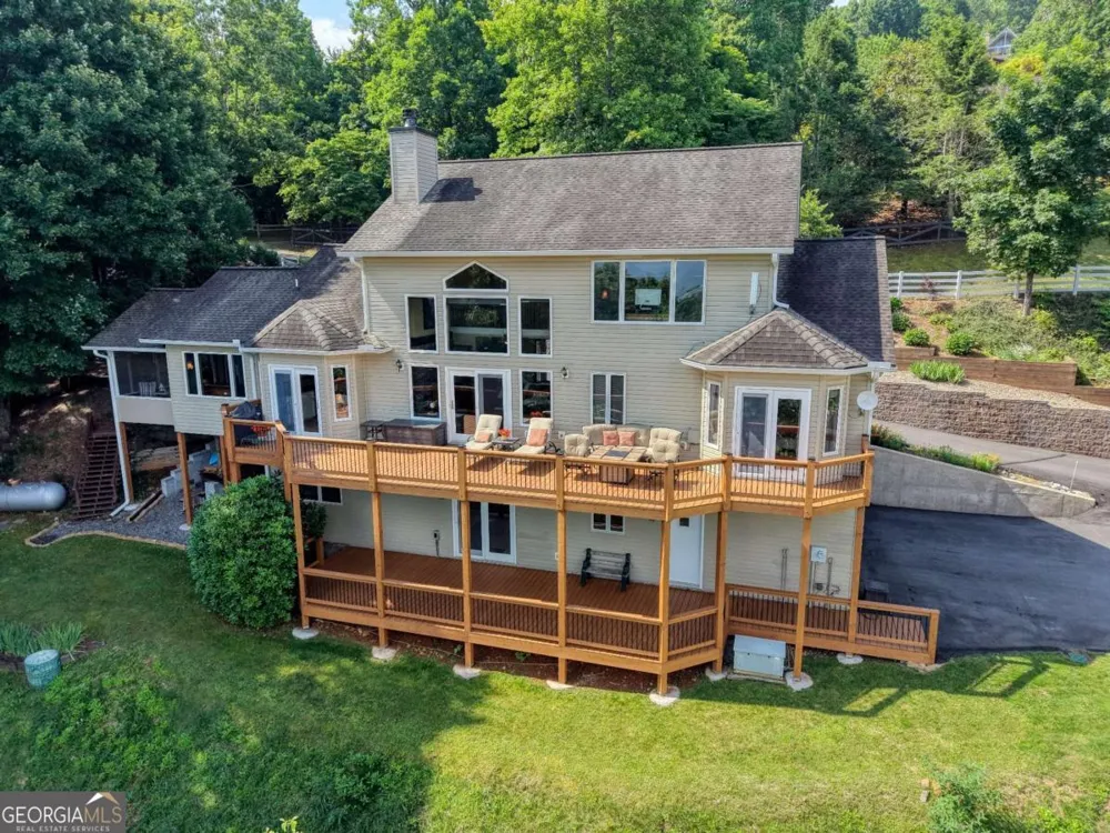 880 Locust TRL Hiawassee, GA 30546