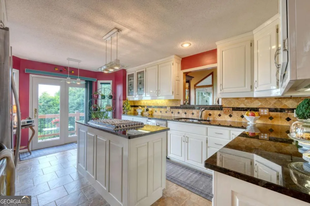 880 Locust TRL Hiawassee, GA 30546