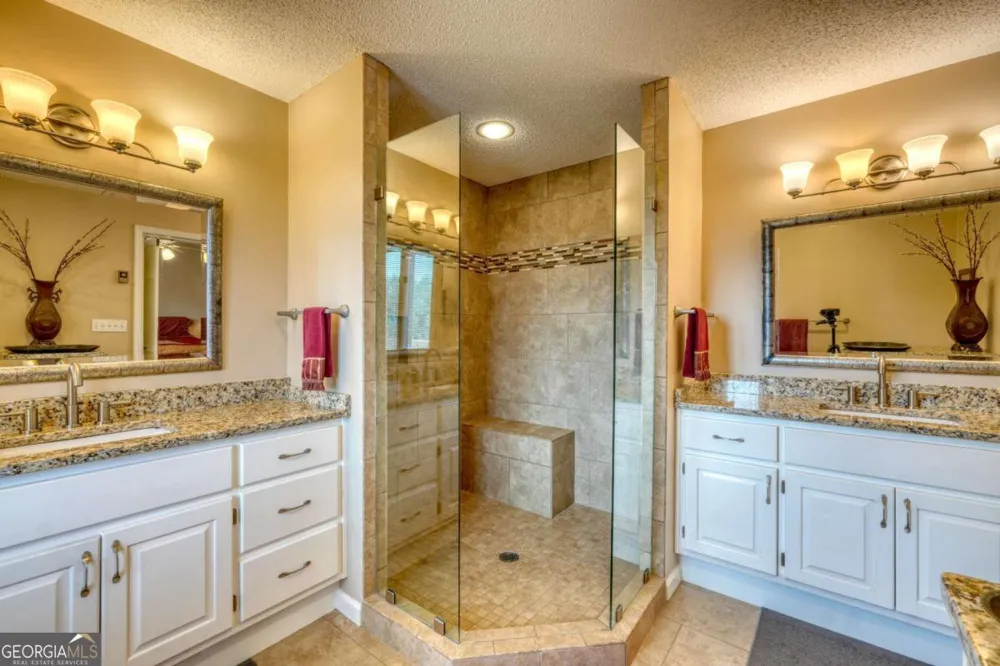 880 Locust TRL Hiawassee, GA 30546