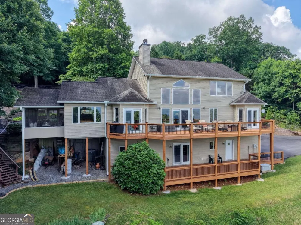 880 Locust TRL Hiawassee, GA 30546