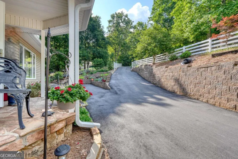 880 Locust TRL Hiawassee, GA 30546