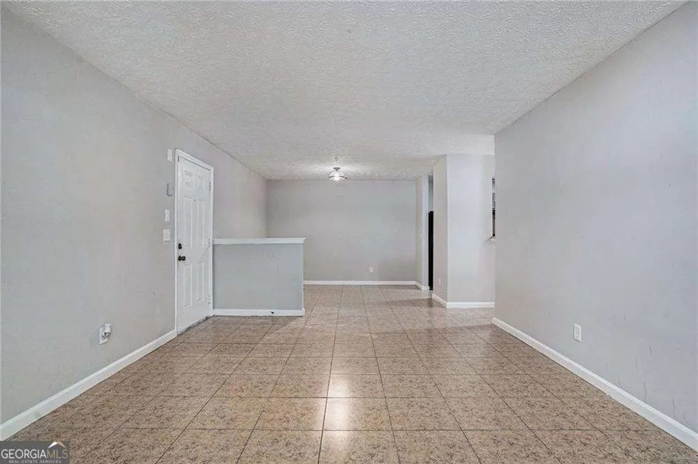 2102 Par Three WAY Lithonia, GA 30038