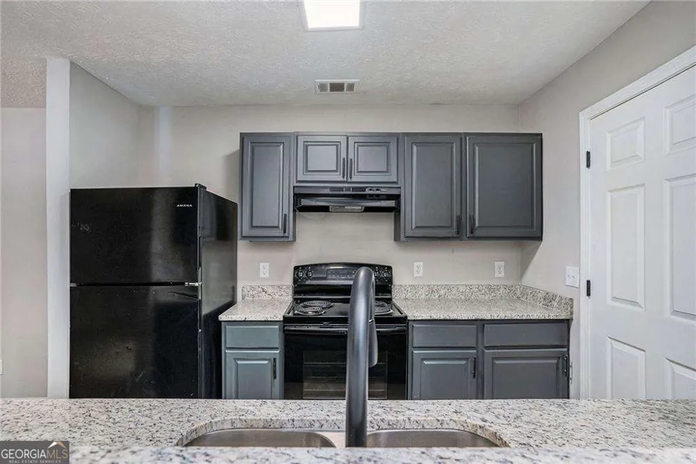 2102 Par Three WAY Lithonia, GA 30038