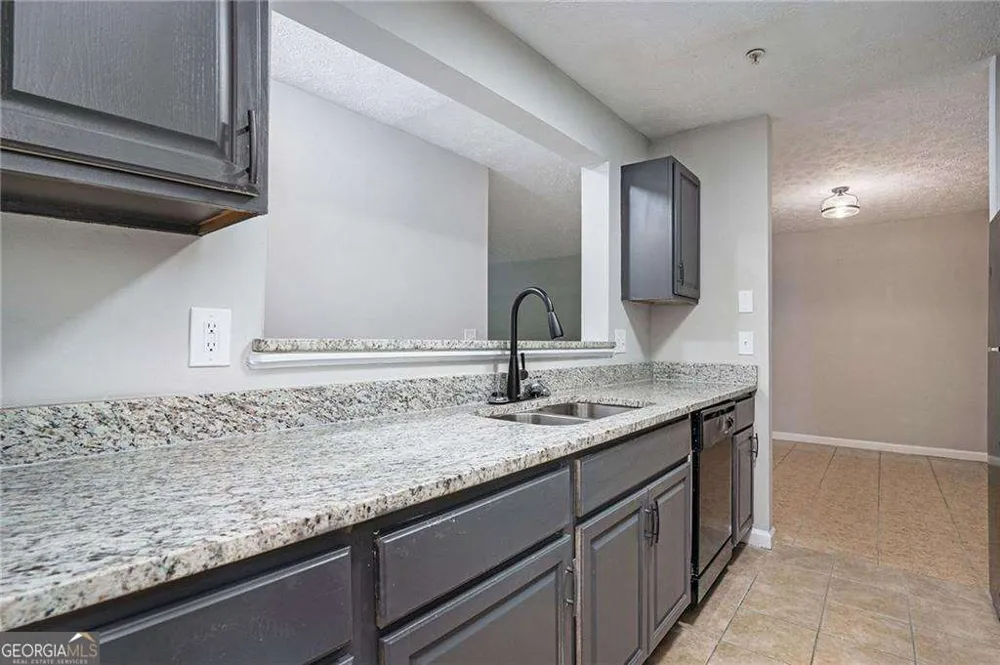 2102 Par Three WAY Lithonia, GA 30038