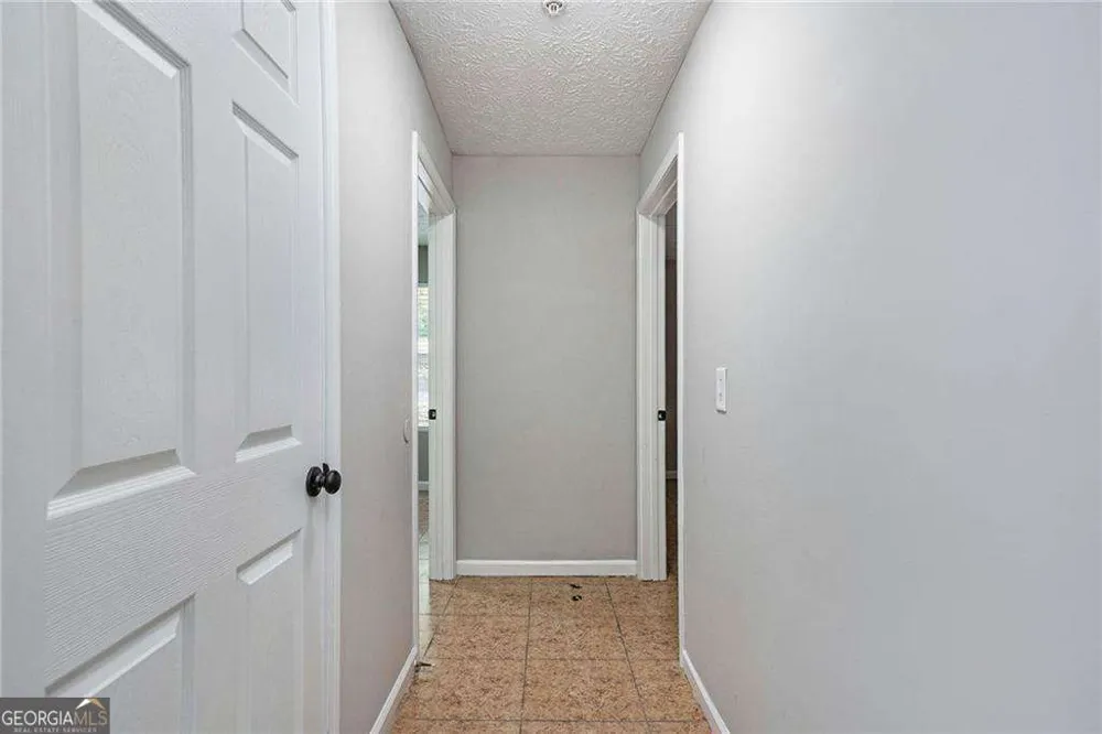 2102 Par Three WAY Lithonia, GA 30038