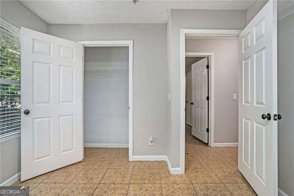 2102 Par Three WAY Lithonia, GA 30038