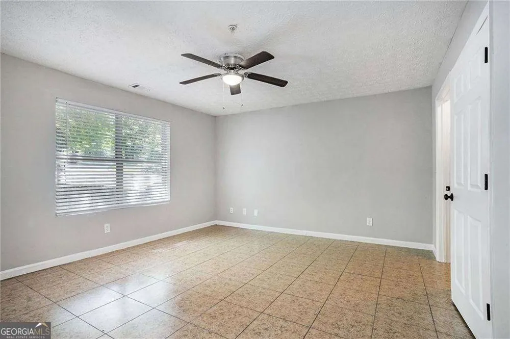 2102 Par Three WAY Lithonia, GA 30038
