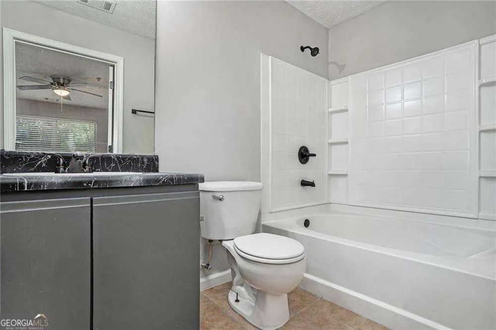 2102 Par Three WAY Lithonia, GA 30038