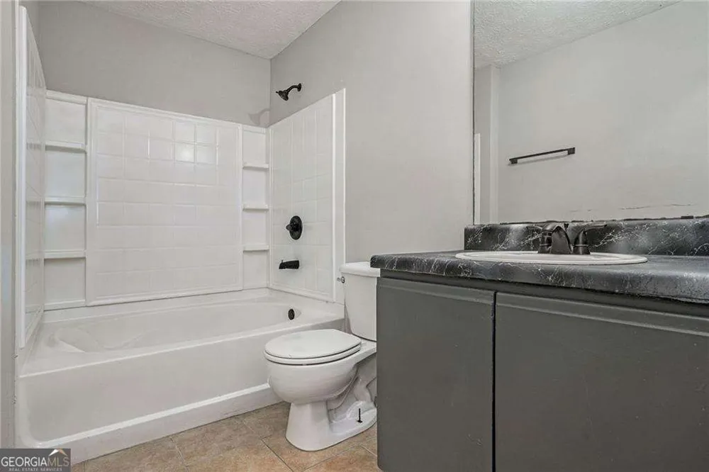 2102 Par Three WAY Lithonia, GA 30038