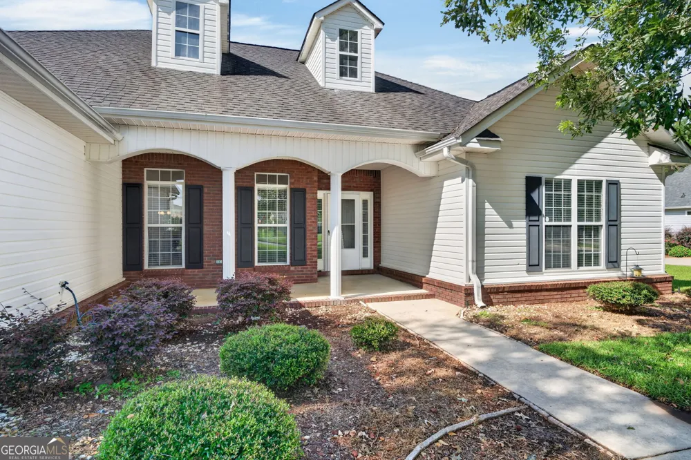 226 Spring Chase CIR Kathleen, GA 31047