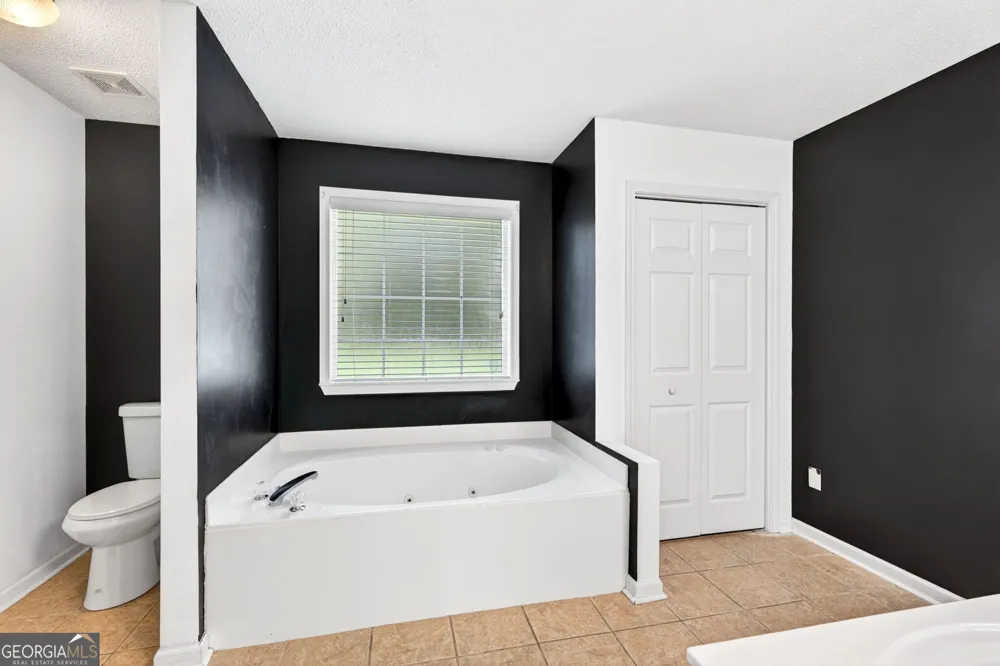226 Spring Chase CIR Kathleen, GA 31047