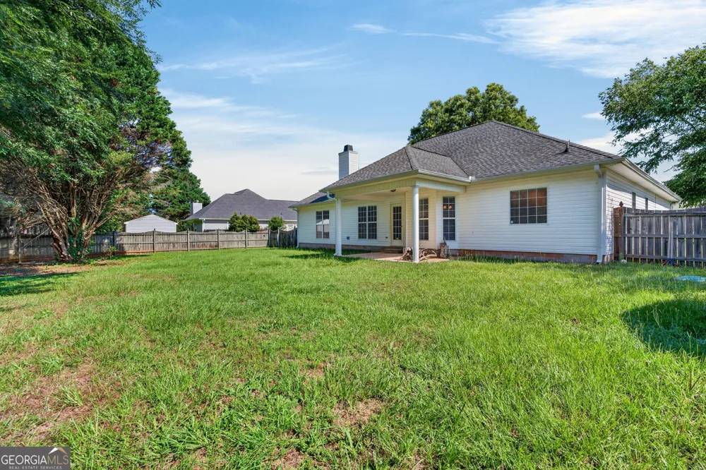 226 Spring Chase CIR Kathleen, GA 31047