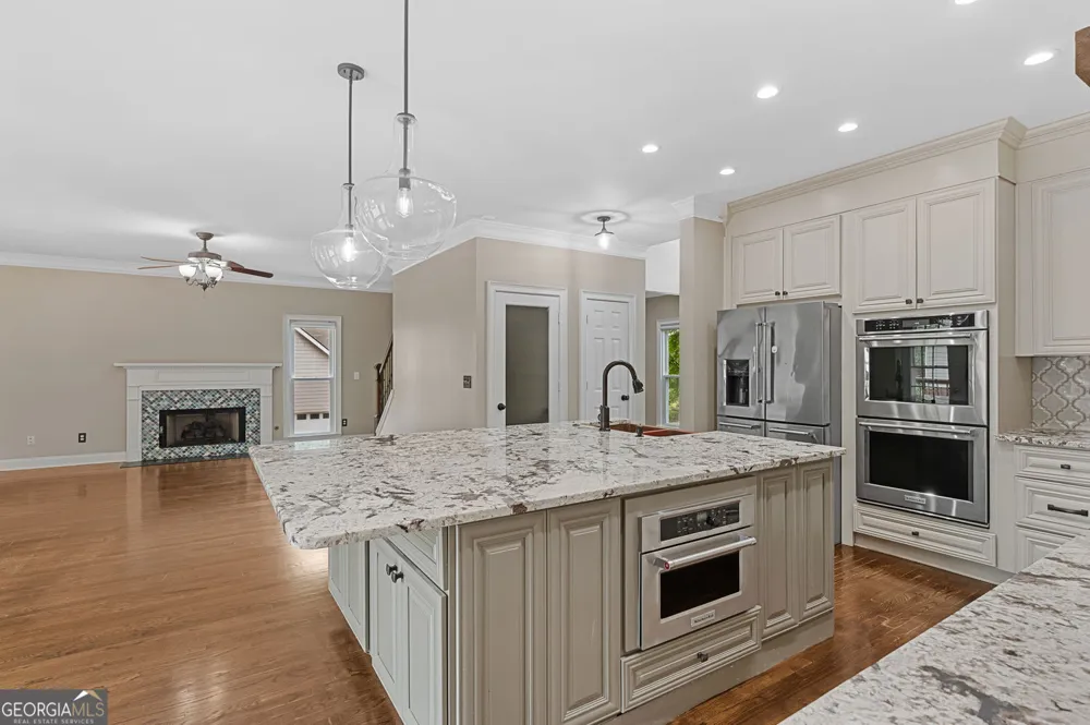 2426 Watercrest TER NW Acworth, GA 30101