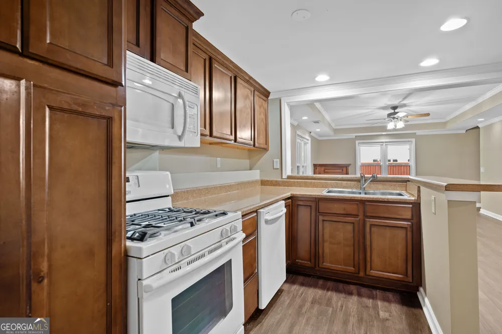 2426 Watercrest TER NW Acworth, GA 30101