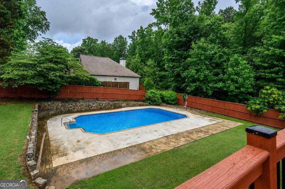 2426 Watercrest TER NW Acworth, GA 30101