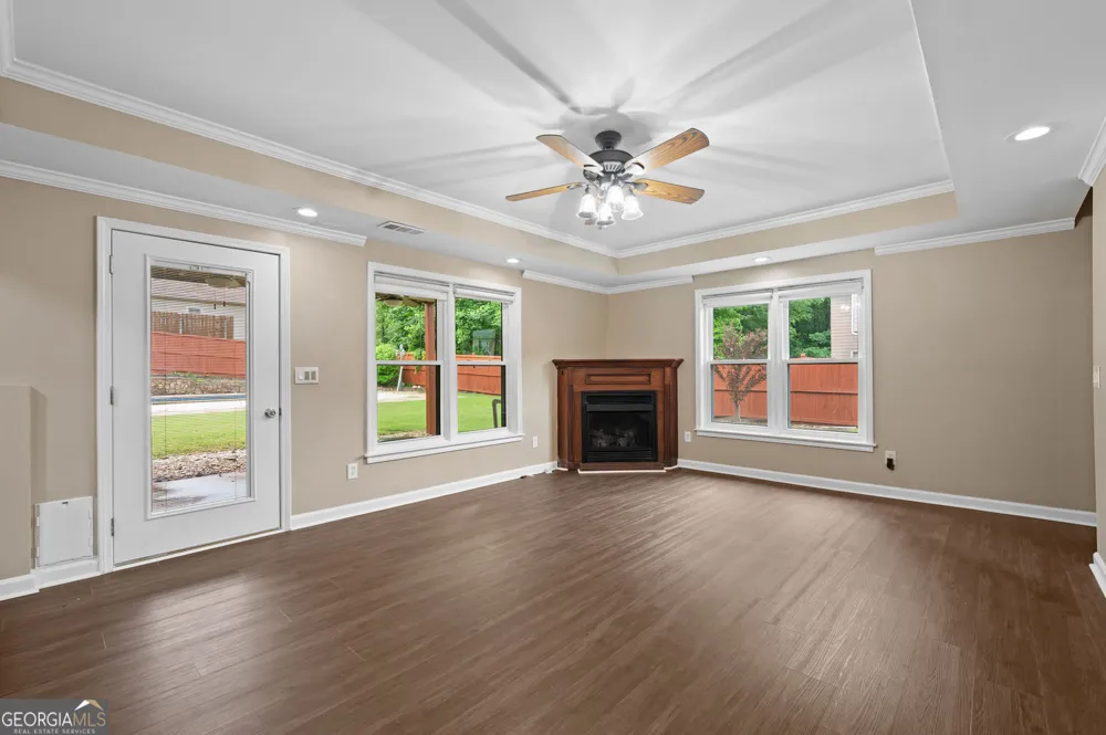 2426 Watercrest TER NW Acworth, GA 30101