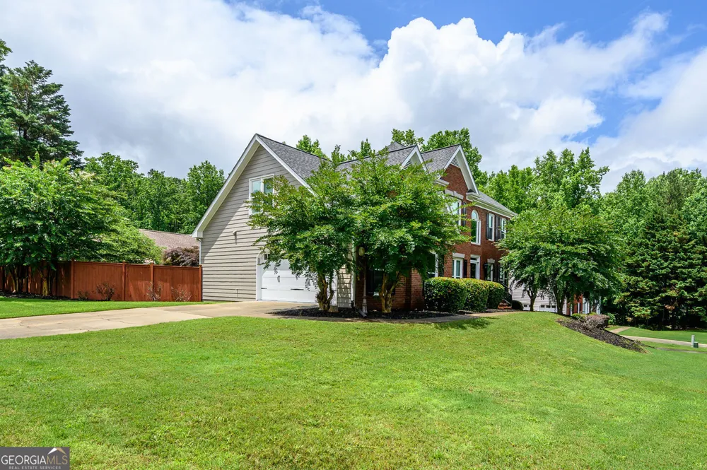 2426 Watercrest TER NW Acworth, GA 30101