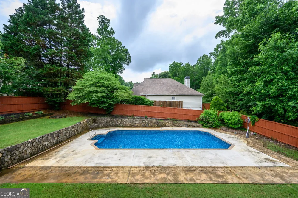 2426 Watercrest TER NW Acworth, GA 30101