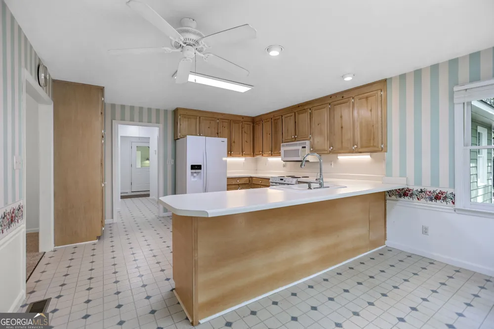 114 Pine Knoll DR Warm Springs, GA 31830