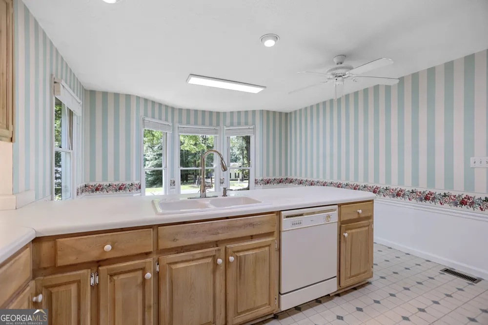 114 Pine Knoll DR Warm Springs, GA 31830