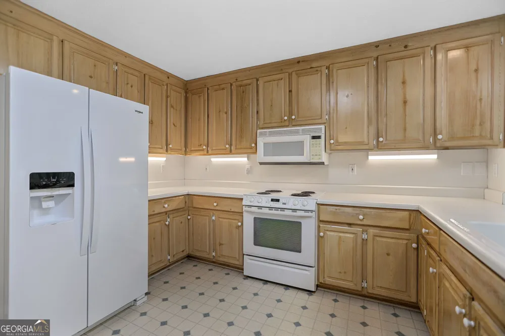 114 Pine Knoll DR Warm Springs, GA 31830