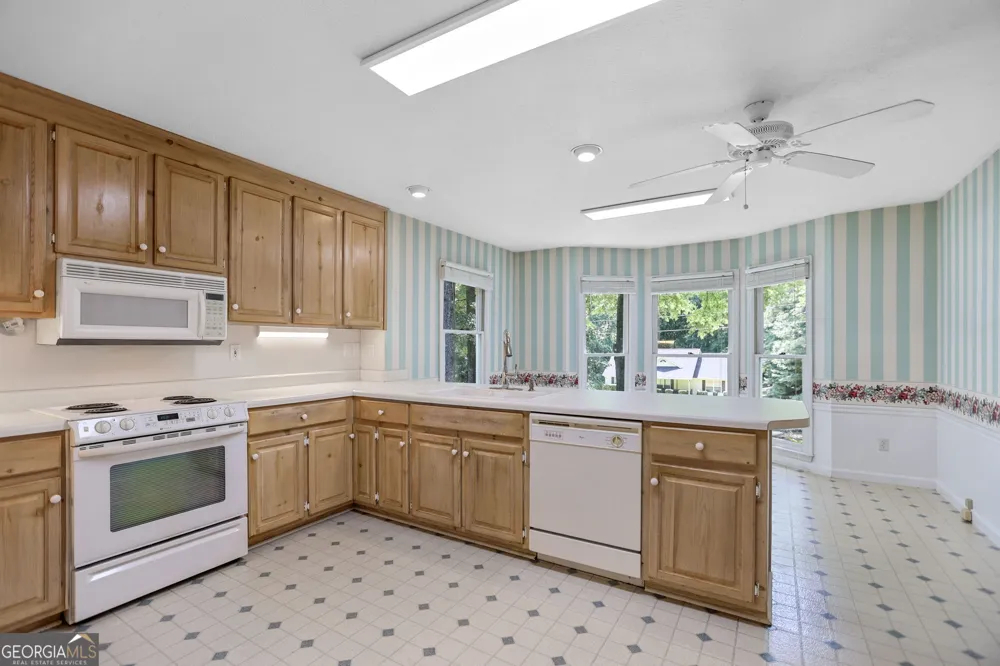 114 Pine Knoll DR Warm Springs, GA 31830