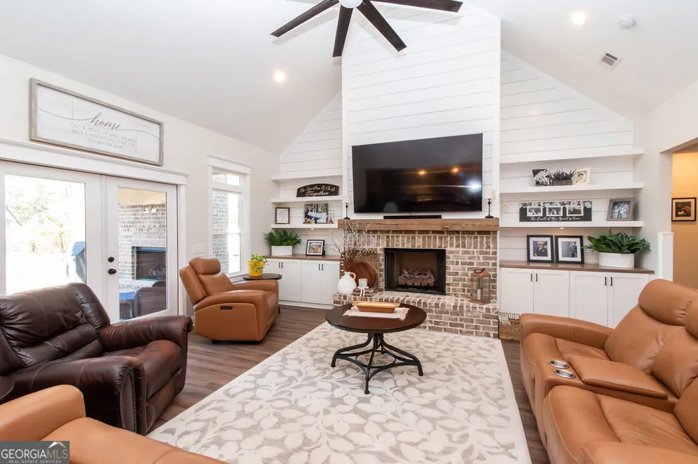 1355 Old Louisville RD Guyton, GA 31312