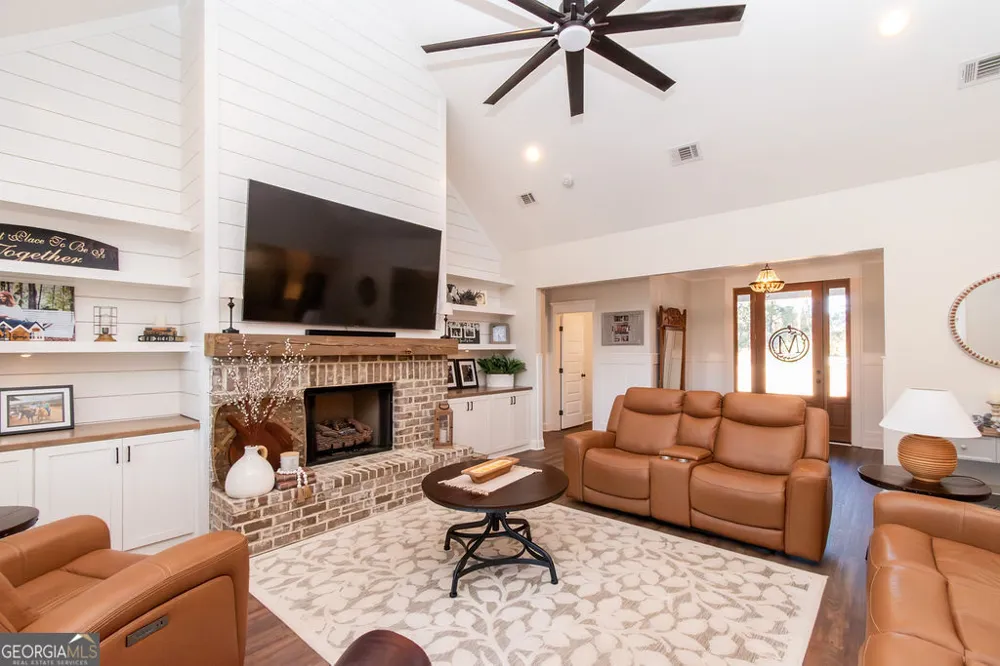 1355 Old Louisville RD Guyton, GA 31312